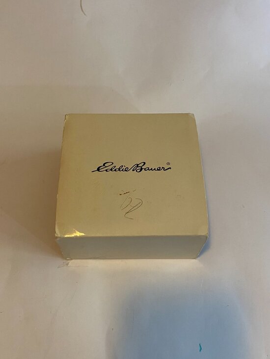 Vintage Eddie Bauer Women\'s Watch Gift set with 2 interchangeable leather straps main image 6